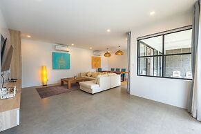 One of Phukets Best Villas V212