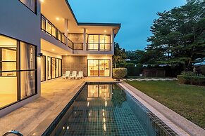 One of Phukets Best Villas V212