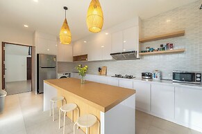 One of Phukets Best Villas V212