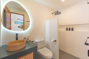 Stylish Rooftop Pool Villa Sea View V211