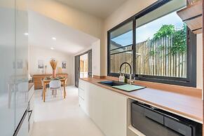 Stylish Rooftop Pool Villa Sea View V211