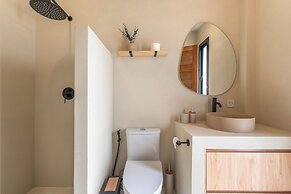 Stylish Rooftop Pool Villa Sea View V211