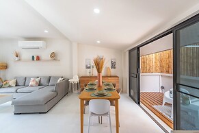 Stylish Rooftop Pool Villa Sea View V211