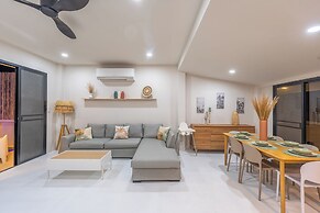 Stylish Rooftop Pool Villa Sea View V211