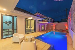 Stylish Rooftop Pool Villa Sea View V211