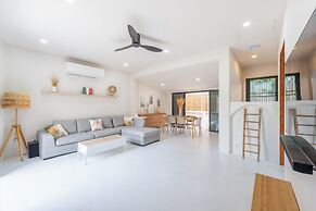 Stylish Rooftop Pool Villa Sea View V211