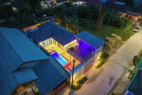 Stylish Rooftop Pool Villa Sea View V211