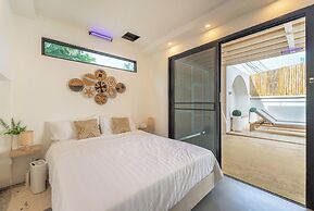 Stylish Rooftop Pool Villa Sea View V211