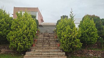 Golden Hill Resort