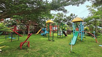 Golden Hill Resort