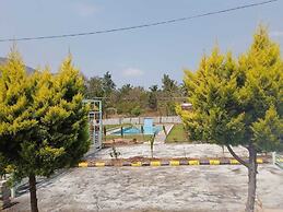 Golden Hill Resort