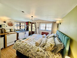 Harvey's Lodge