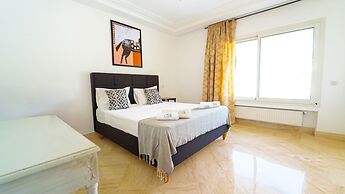 La Marina Secure Seaside With Pool