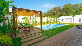 La Marina Secure Seaside With Pool