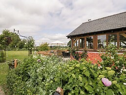Little Acorn Cottage
