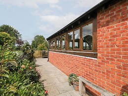 Little Acorn Cottage