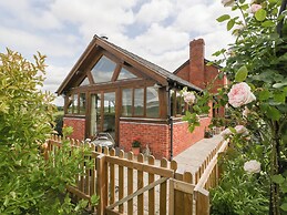 Little Acorn Cottage