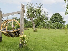 Little Acorn Cottage