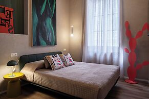 Reverse Art Hotel