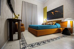 Reverse Art Hotel