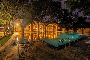 LUXTORI Arugambay