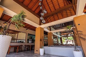 LUXTORI Arugambay