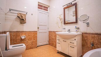 LUXTORI Arugambay