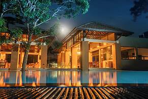 LUXTORI Arugambay
