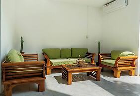 LUXTORI Arugambay