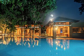 LUXTORI Arugambay