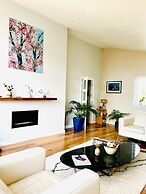 4-bed Seaside Dream House - Sleeps 8 & Parking
