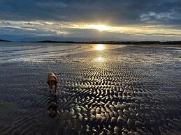 4-bed Seaside Dream House - Sleeps 8 & Parking