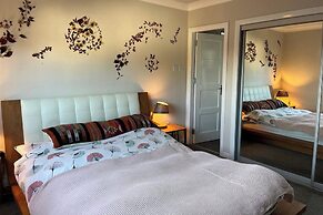4-bed Seaside Dream House - Sleeps 8 & Parking