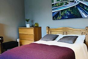 4-bed Seaside Dream House - Sleeps 8 & Parking