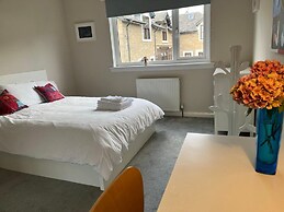 4-bed Seaside Dream House - Sleeps 8 & Parking