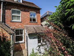 157 Watling Street South