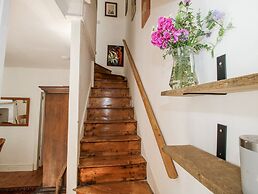 157 Watling Street South