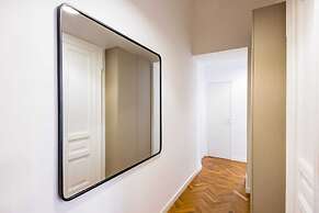 Thelos Apartment