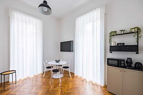 Thelos Apartment