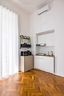 Thelos Apartment