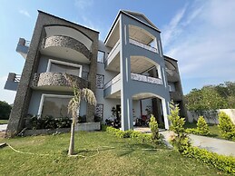 River Home Stay