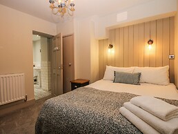 1C College Hill