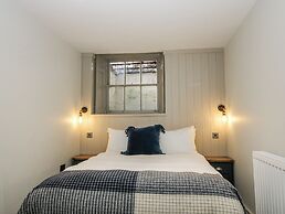 1C College Hill