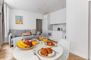 Bright 1BR Near Seine & Eiffel Tower