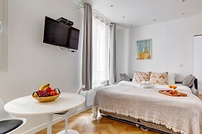 Bright 1BR Near Seine & Eiffel Tower