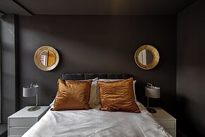 Renaissance House Apartments