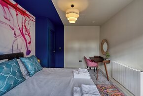 Renaissance House Apartments