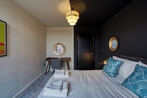 Renaissance House Apartments