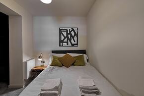 Renaissance House Apartments