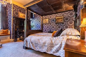 Kendal - Gothic Hall - Luxury Rooms or Apartment